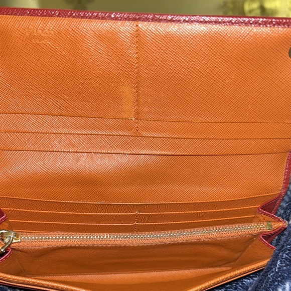 Two toned PRADA wallet - Picture 6 of 6